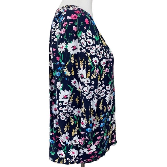 Crown & Ivy Navy Blue Pink Spring Flower Floral Peasant Top Womens size M Medium - Picture 3 of 6
